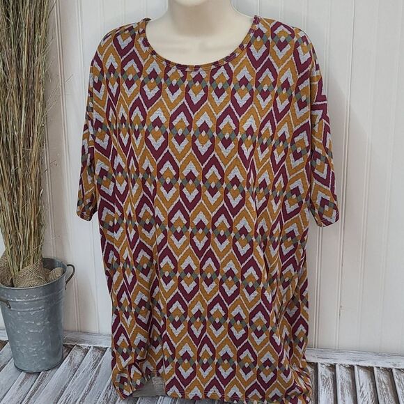 Lularoe hi/lo top  - Picture 1 of 4